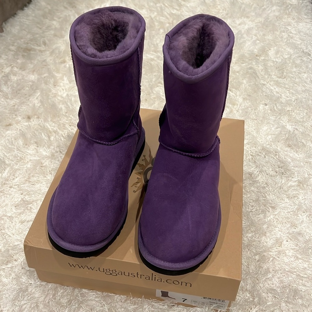 Purple Uggs Size 7